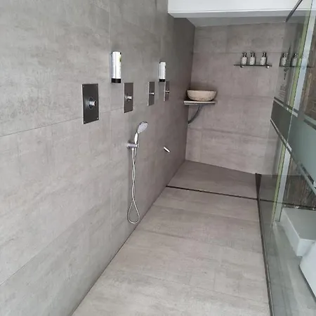 Hotel Monte Cristo Hoeselt